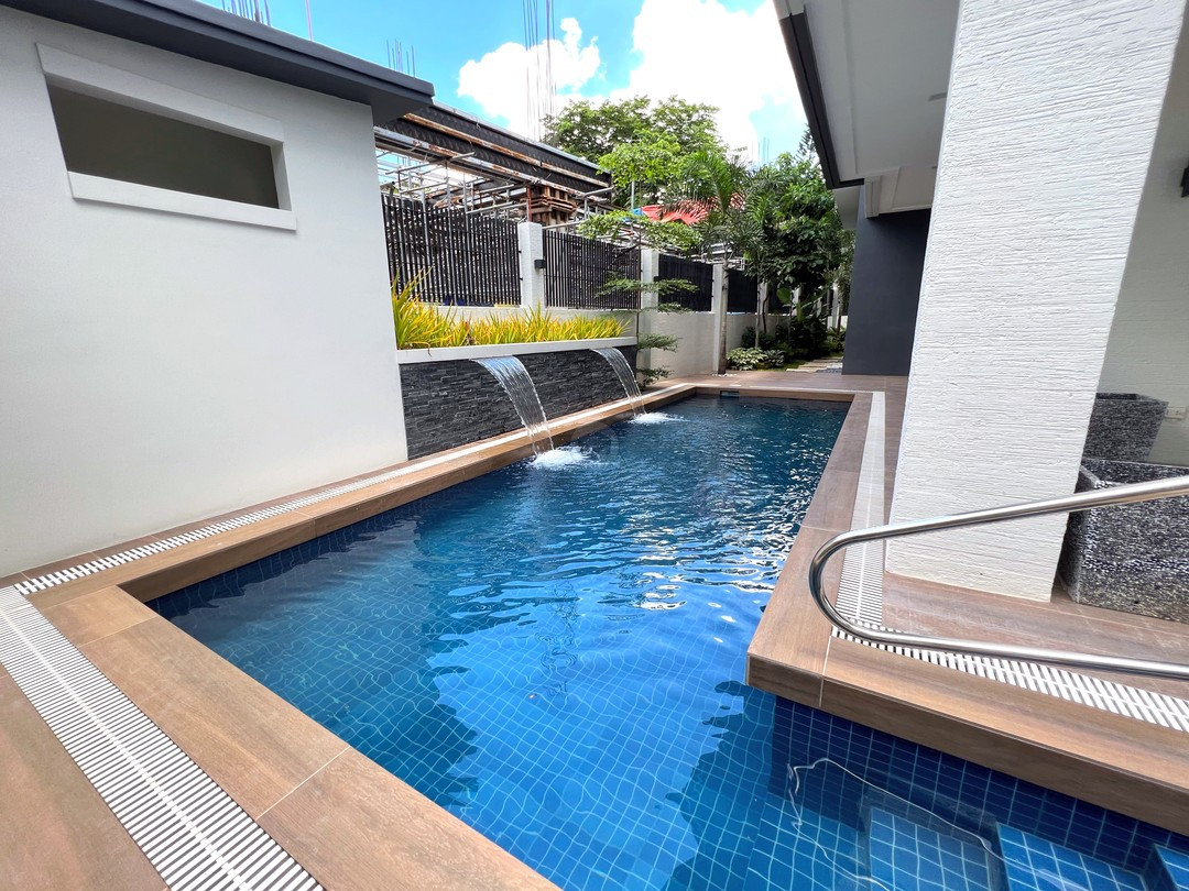 Prime Grandeur House and Lot for Sale photo 2