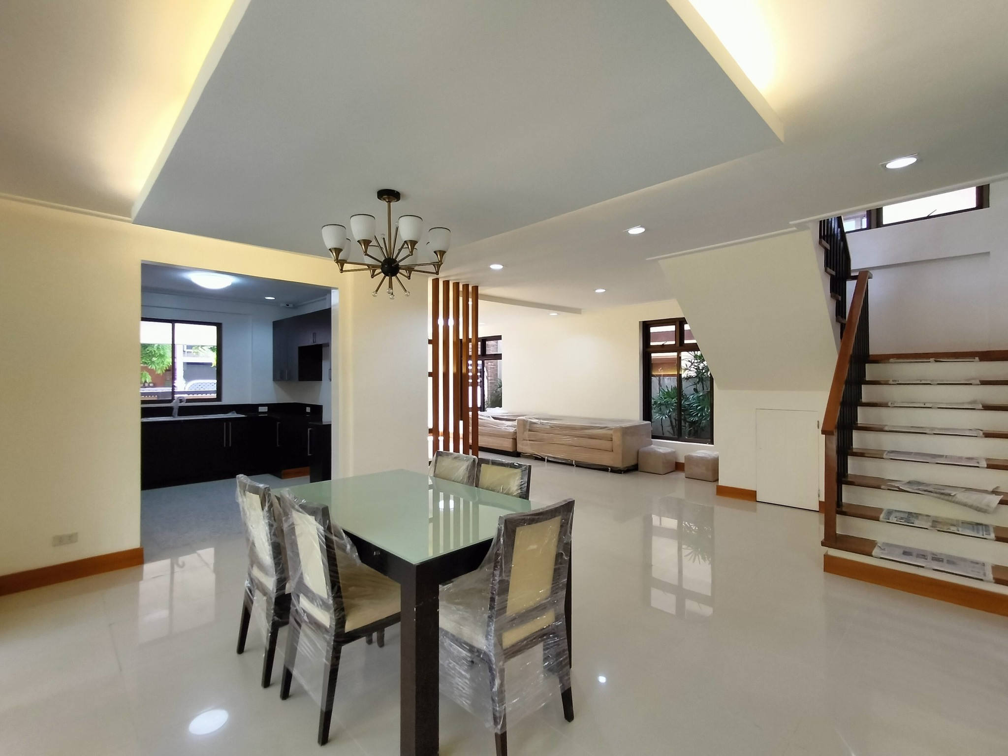 Charming House with Swimming Pool photo 2