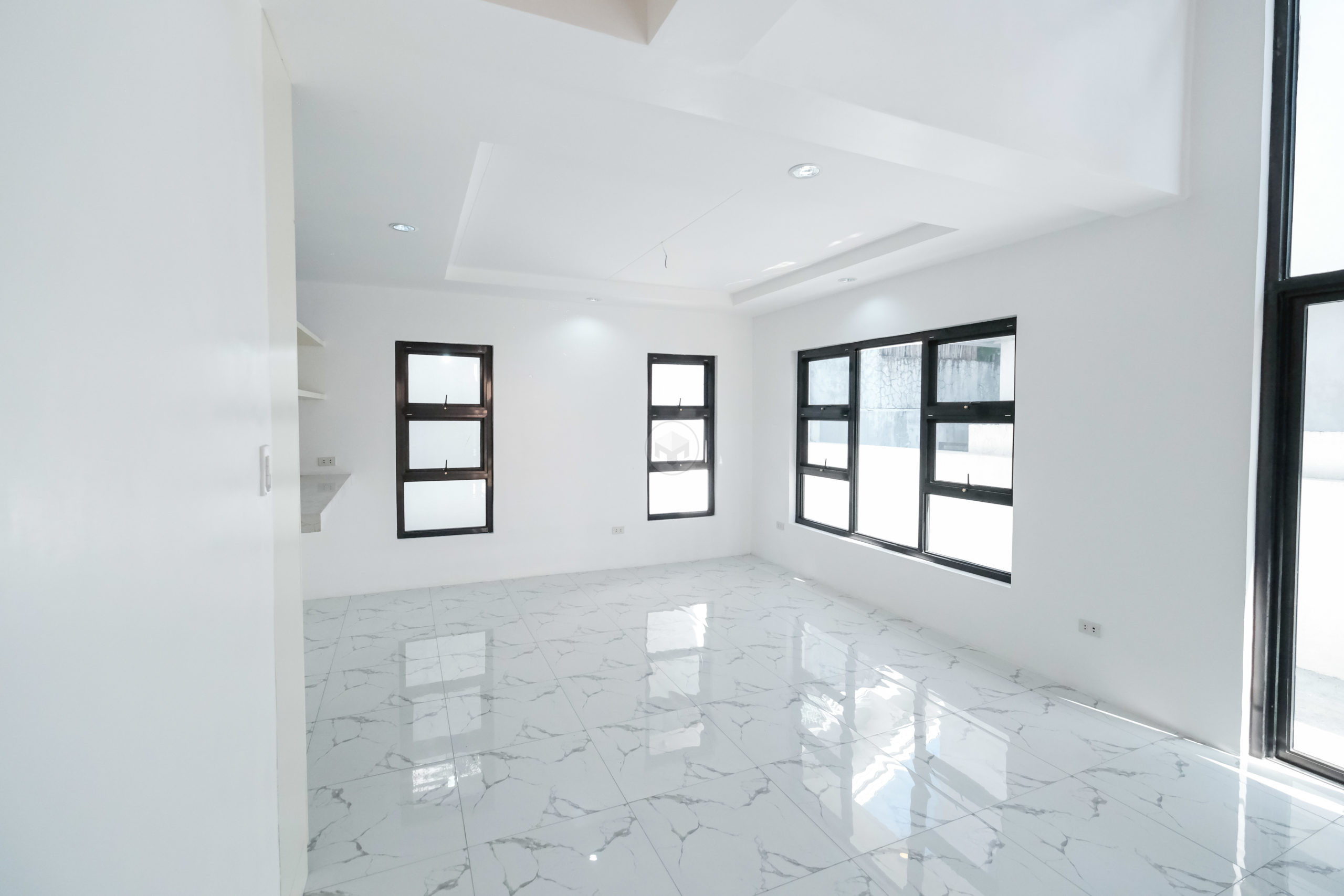 Modern 4-Bedroom House and Lot photo 4