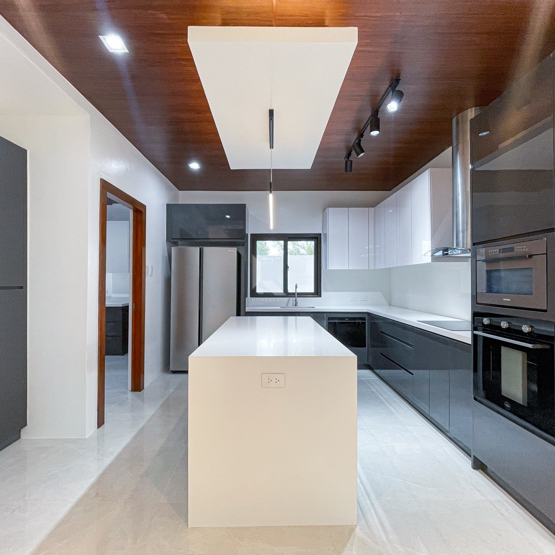 Elegant Modern Asian House and Lot For Sale in Tagaytay City photo 5