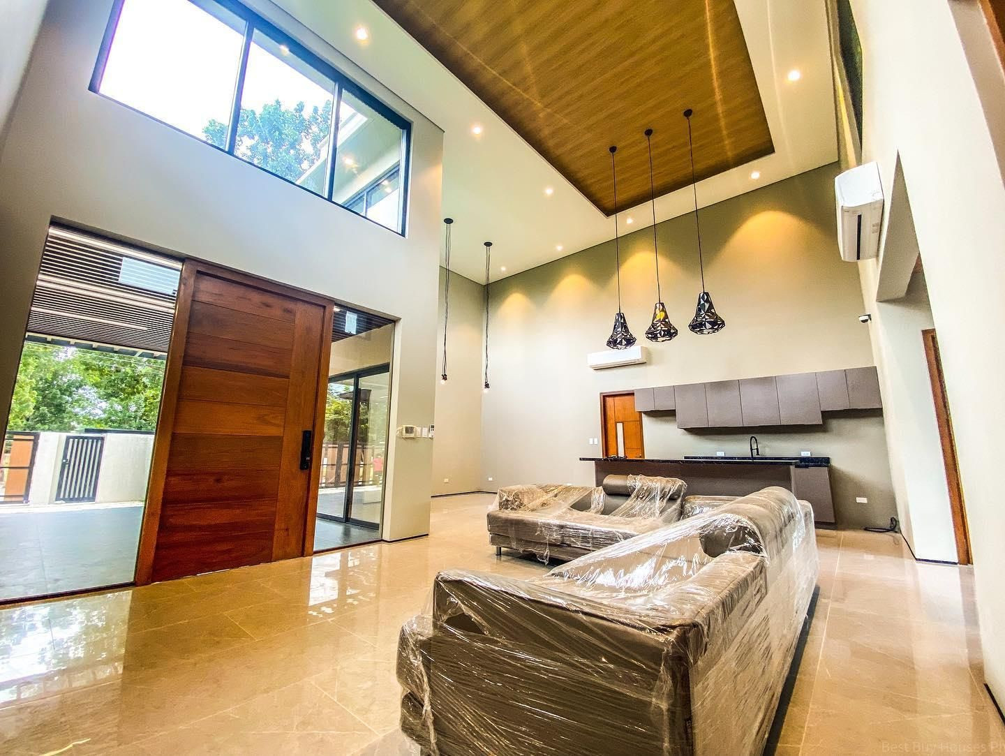 Magnificent Brand New House and Lot For Sale photo 2