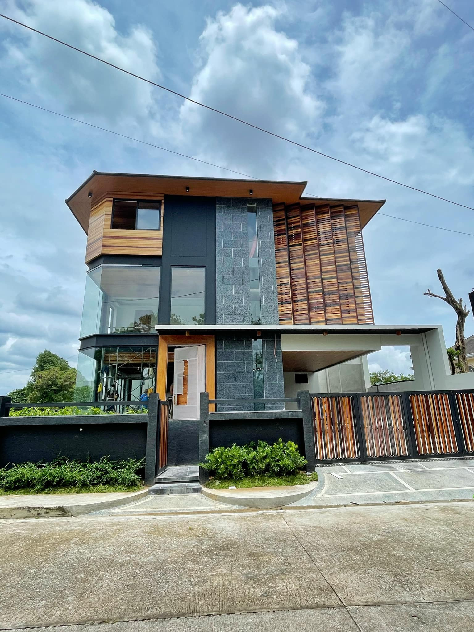 Brand New 3-Storey Modern Industrial Corner House in Marikina photo 1