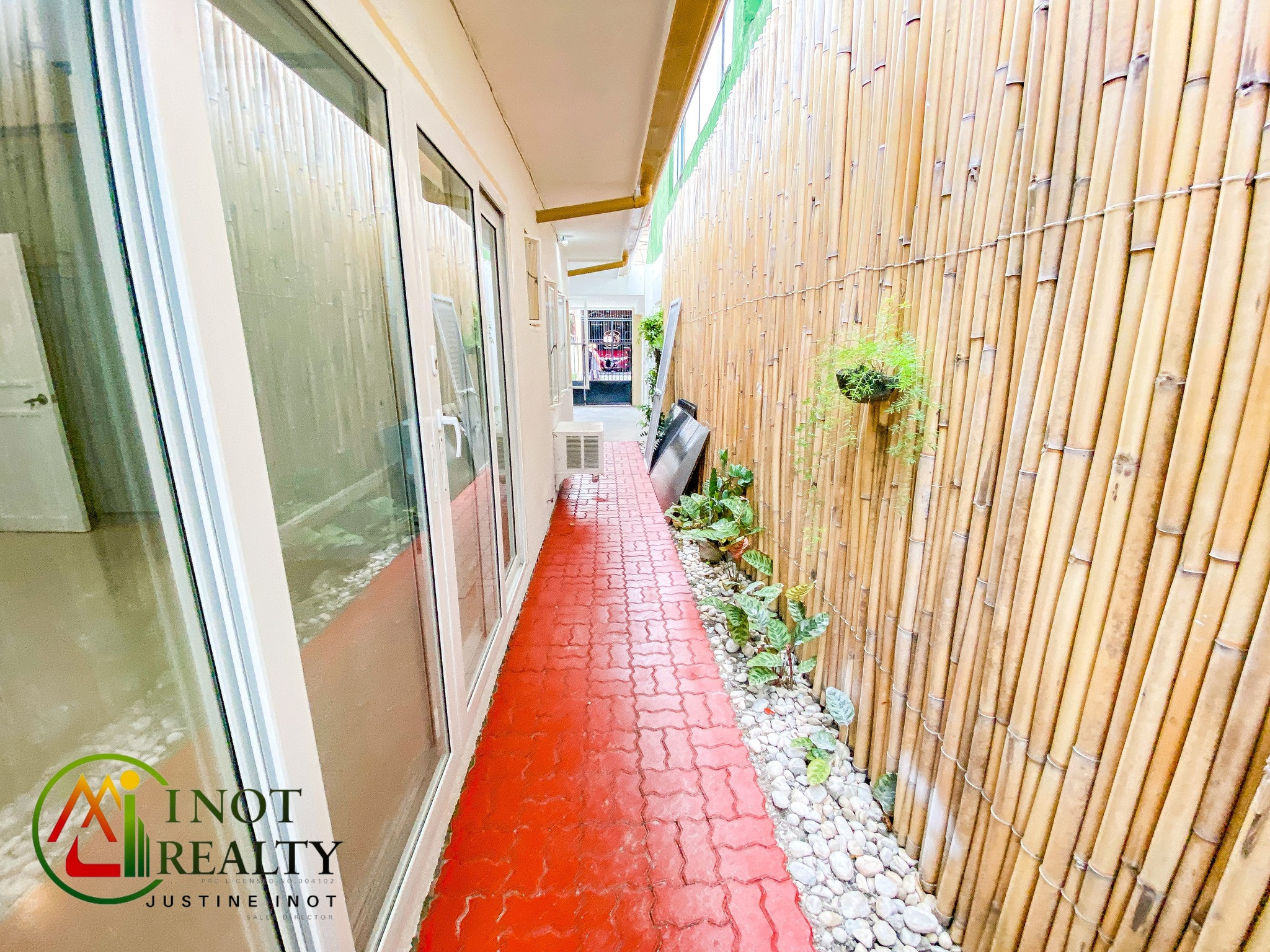 Newly Renovated Bungalow House For Sale in BF Resort Village Las Pinas City photo 3