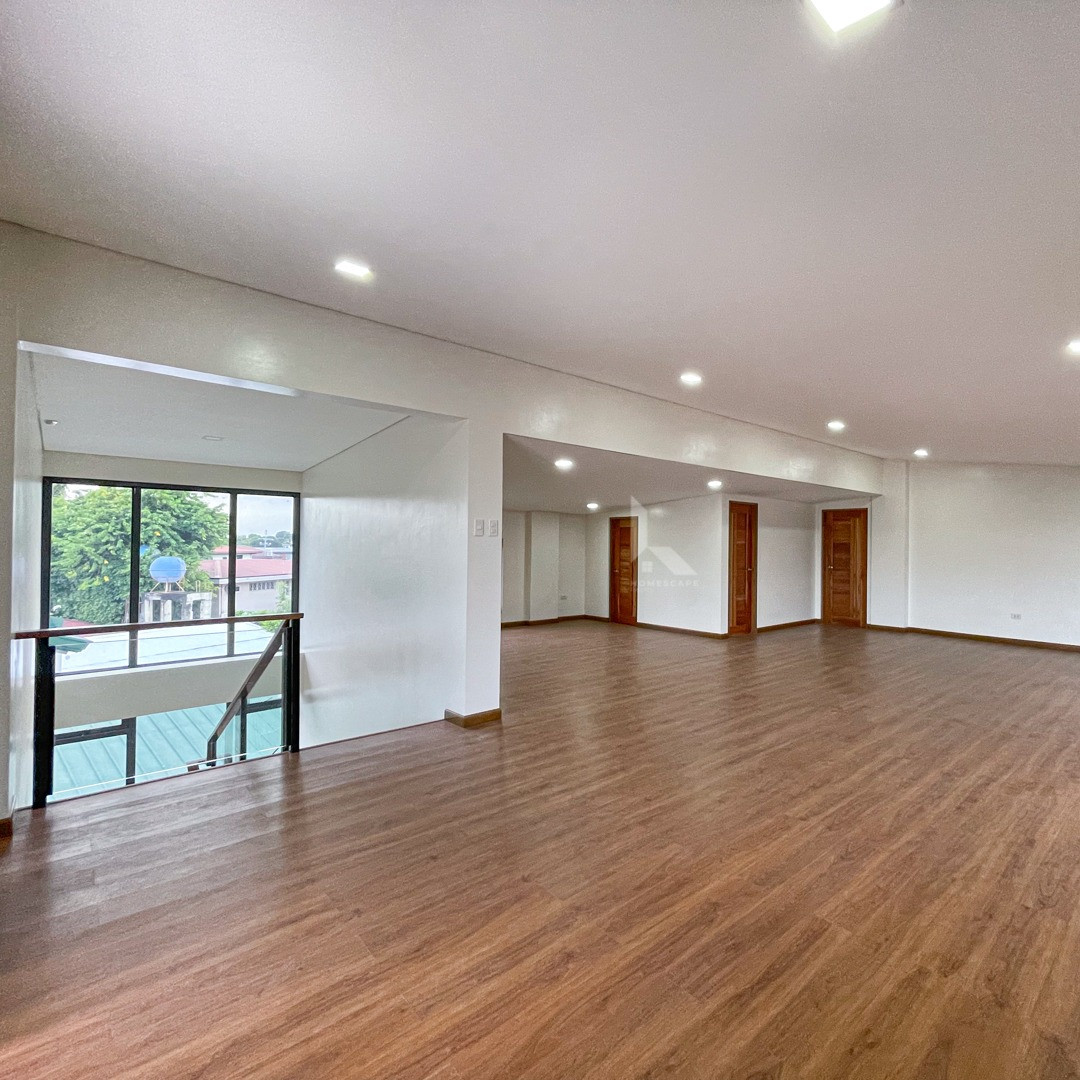 Astonishing Modern Industrial House with Spacious Attic For sale in Merville Par photo 5