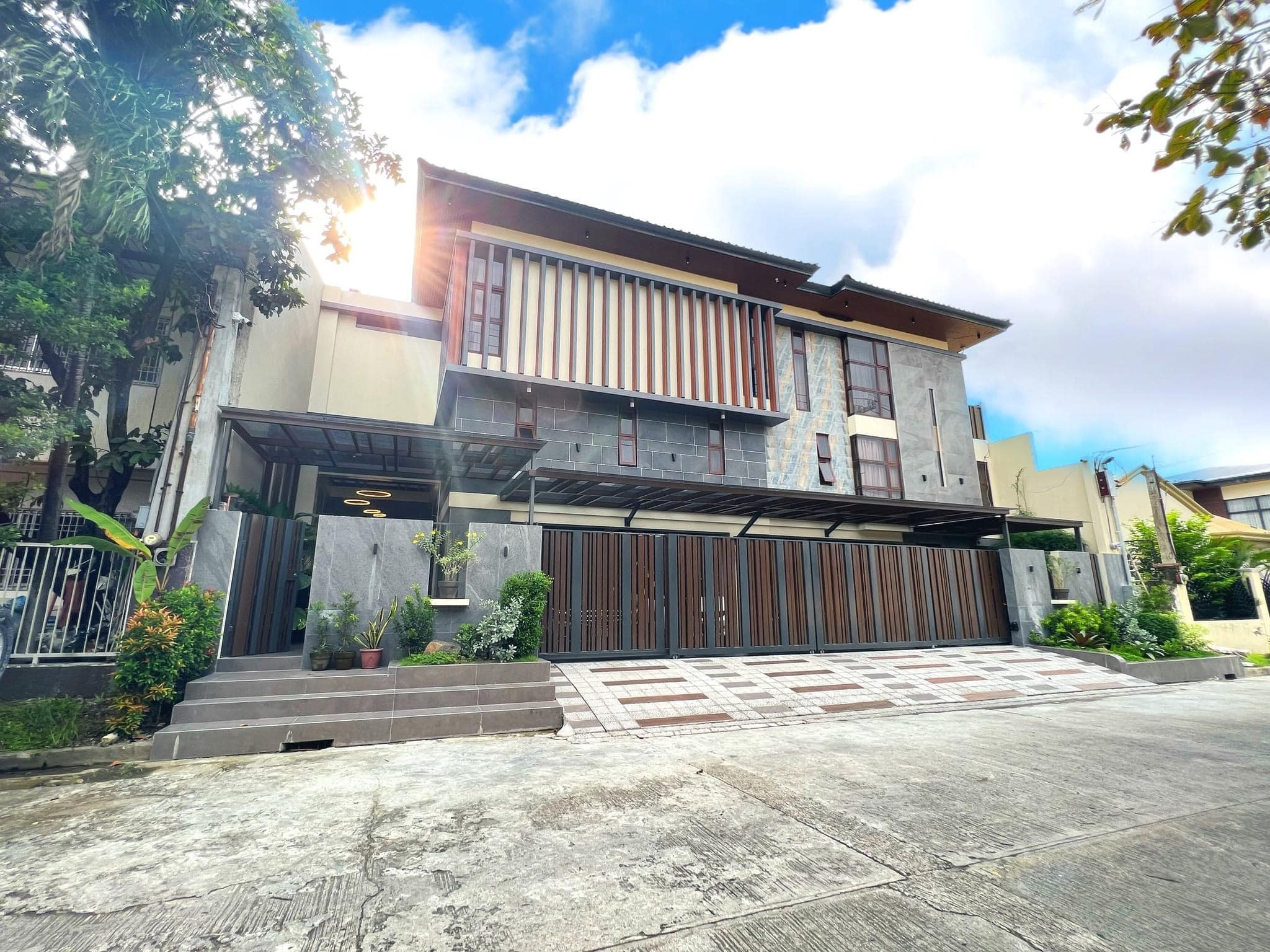 A Statuesque Designer Home in Multinational Village, Parañaque photo 1