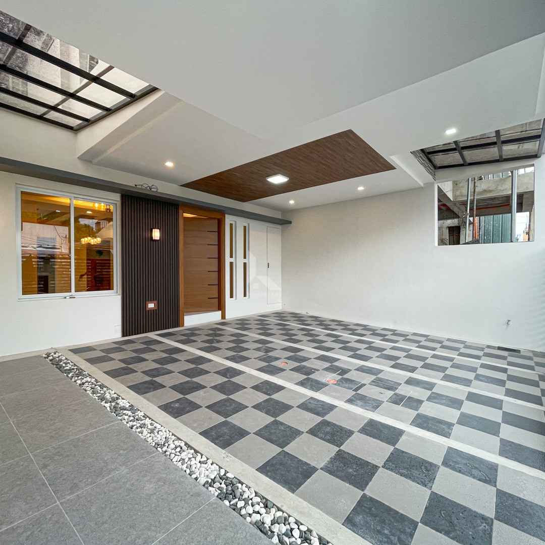 Notable Brand New Dupleex House and Lot For Sale photo 2