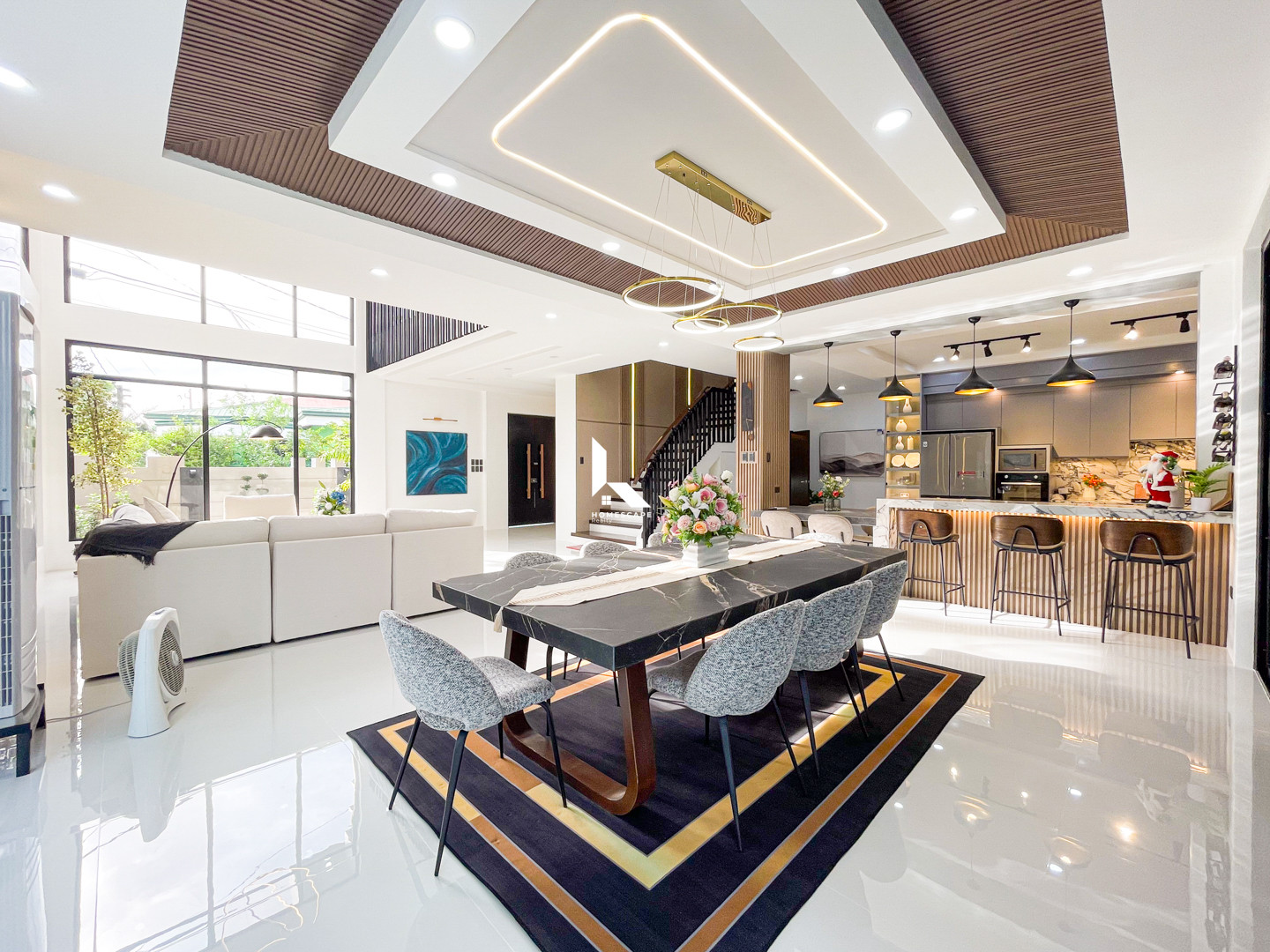 Luxurious Brand New Furnished House and Lot photo 2