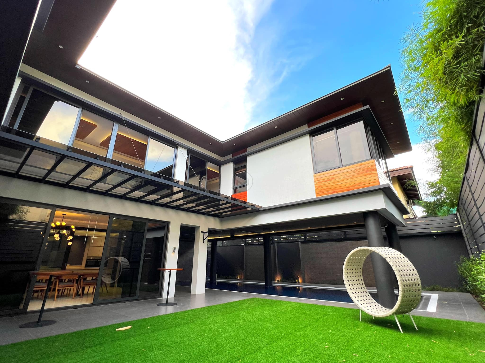 An Astounding Cozy House and Lot for Sale in Loyola Grand Villas photo 1