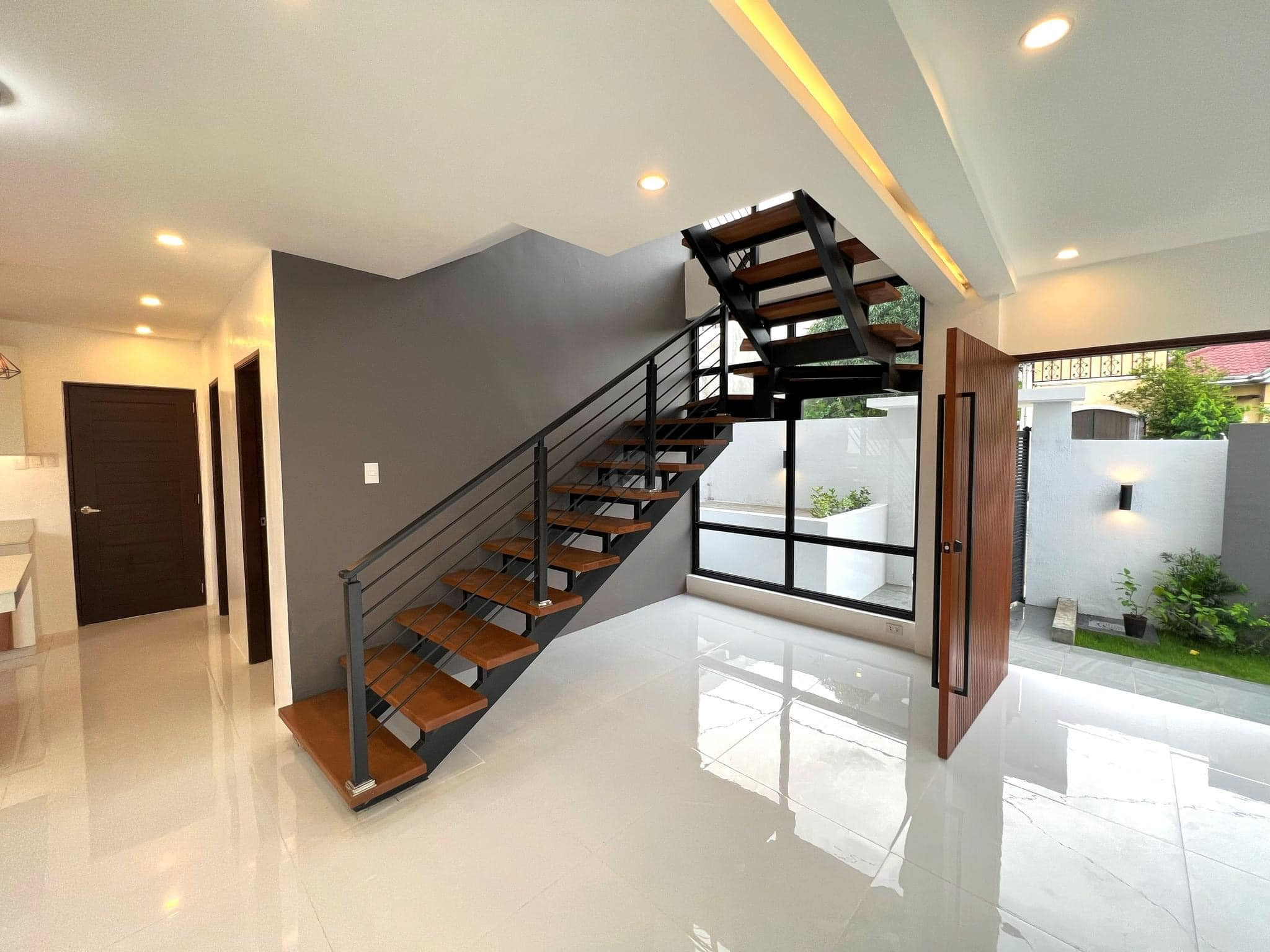 A Beautiful House and Lot for Sale photo 5