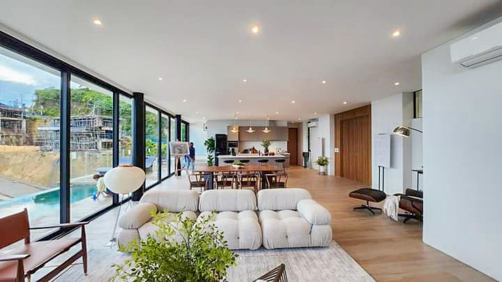 Modern Luxury House for Sale with Panoramic City View photo 2