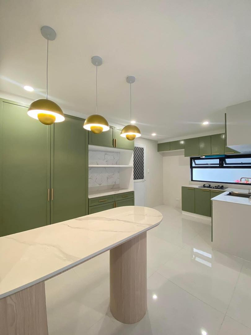 Modern Scandinavian House for Sale in Greenwoods Executive Village photo 5