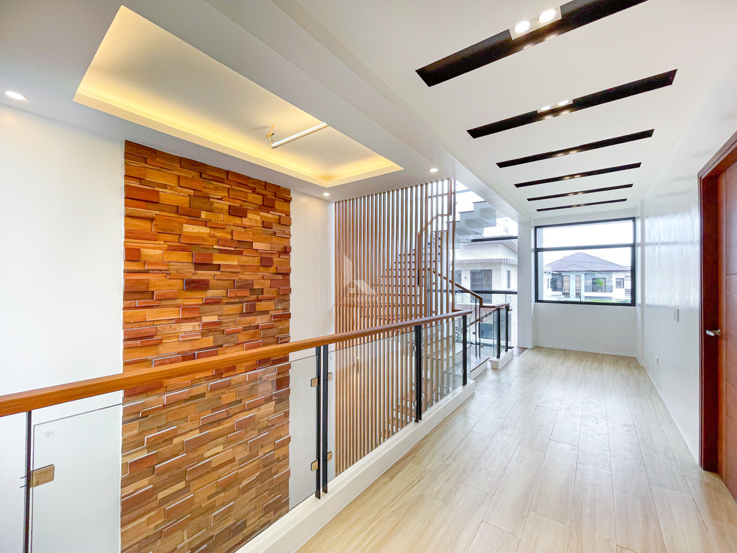Gorgeous Modern Contemporary House and Lot For Sale in Greenwoods Executive Vill photo 5