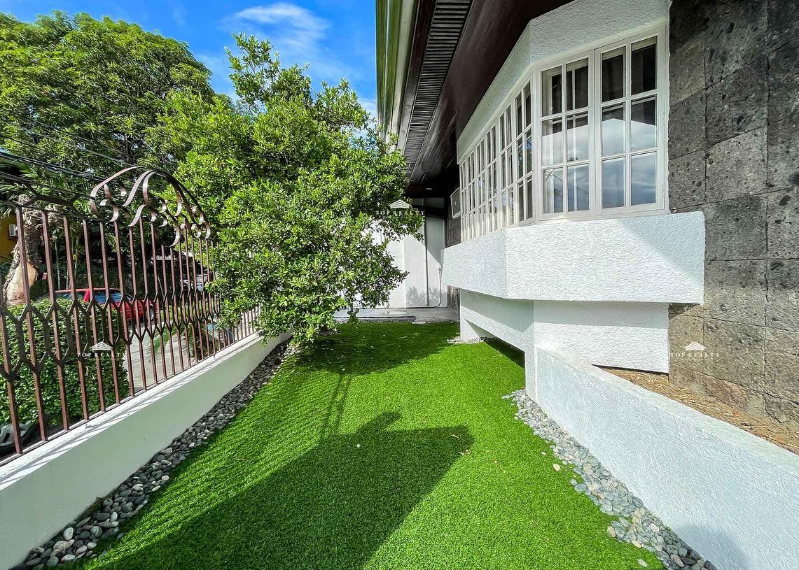 Well-maintained 5BR House and Lot for Sale in BF Homes, Las Piñas City photo 2