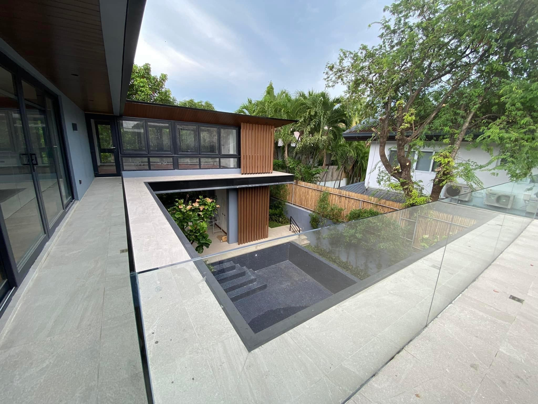 A Newly Built Modern House and Lot for Sale in Ayala Alabang photo 2