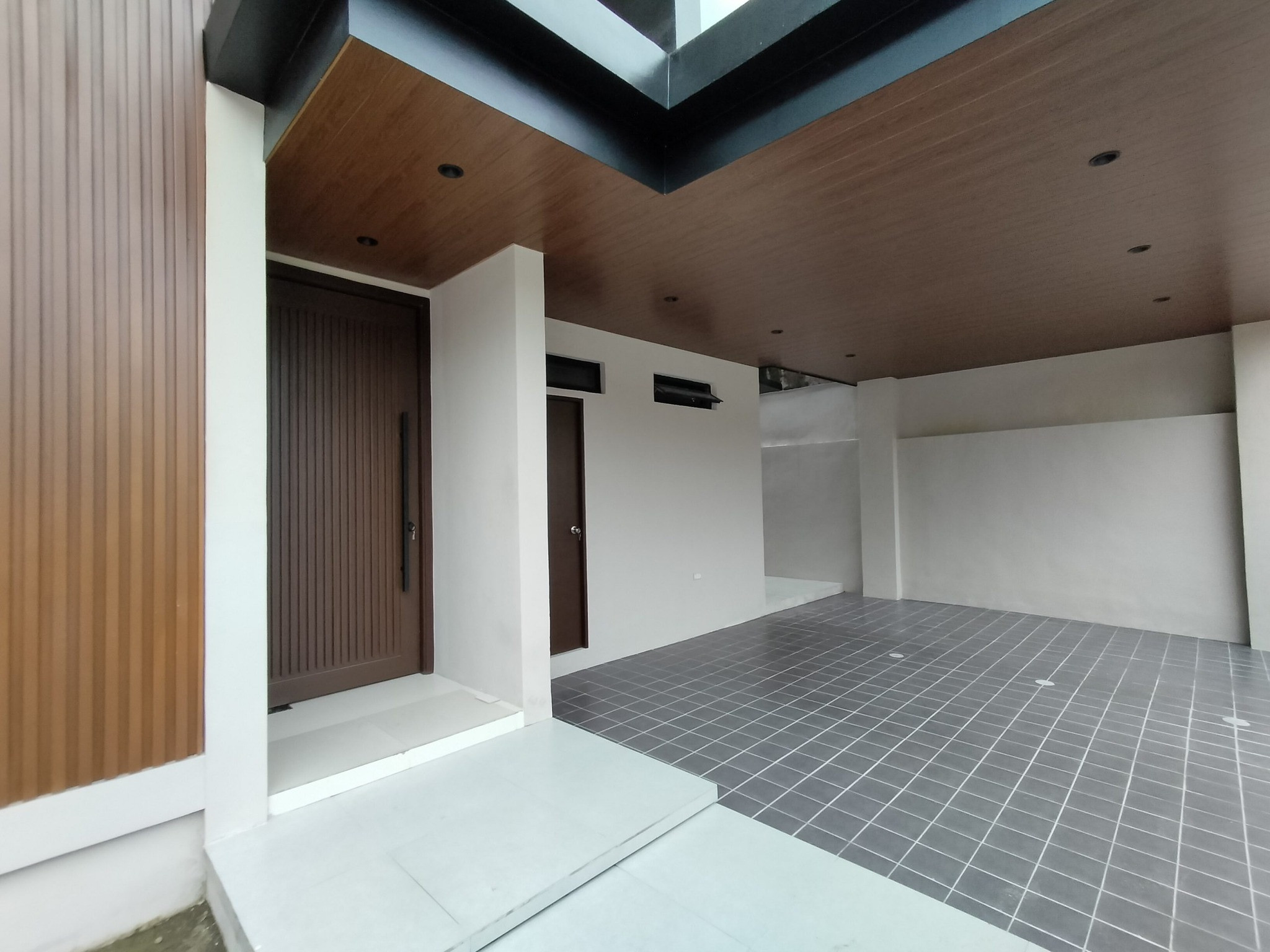 Brand New Striking House for Sale in BF Homes Paranaque photo 2