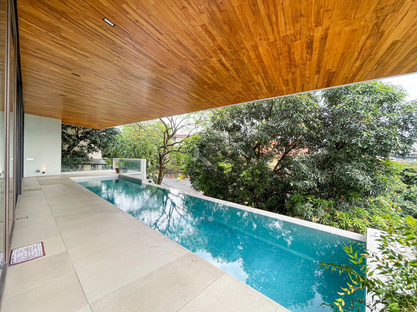 Cozy Modern Contemporary House and Lot For Sale in White Plains photo 2