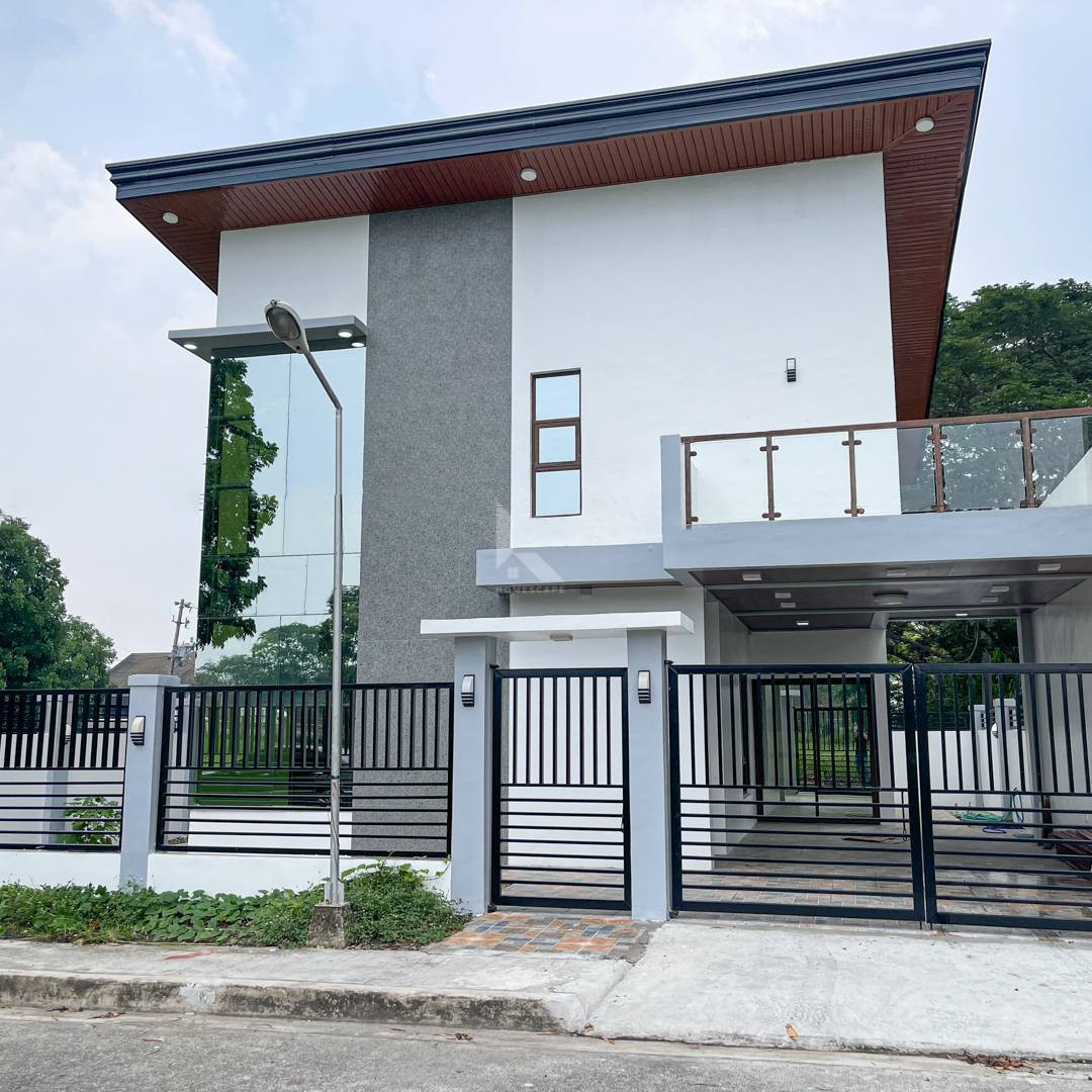 Pleasing Modern Contemporary House and Lot For Sale photo 1