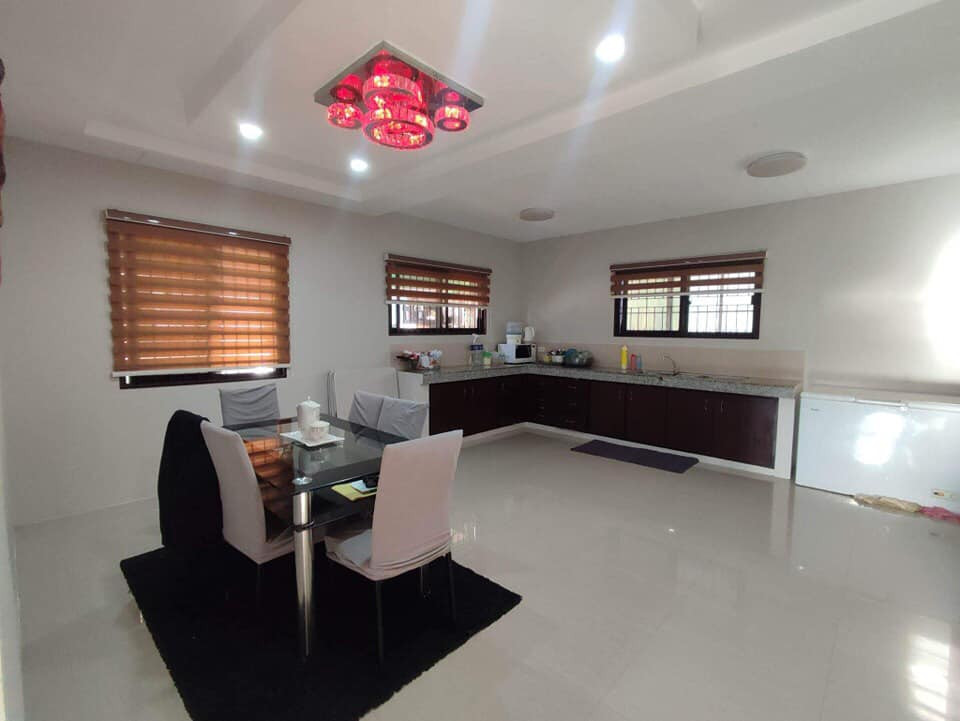 FOR SALE PRE OWNED IDEAL MODERN HOUSE IN PAMPANGA NEAR NLEX photo 3