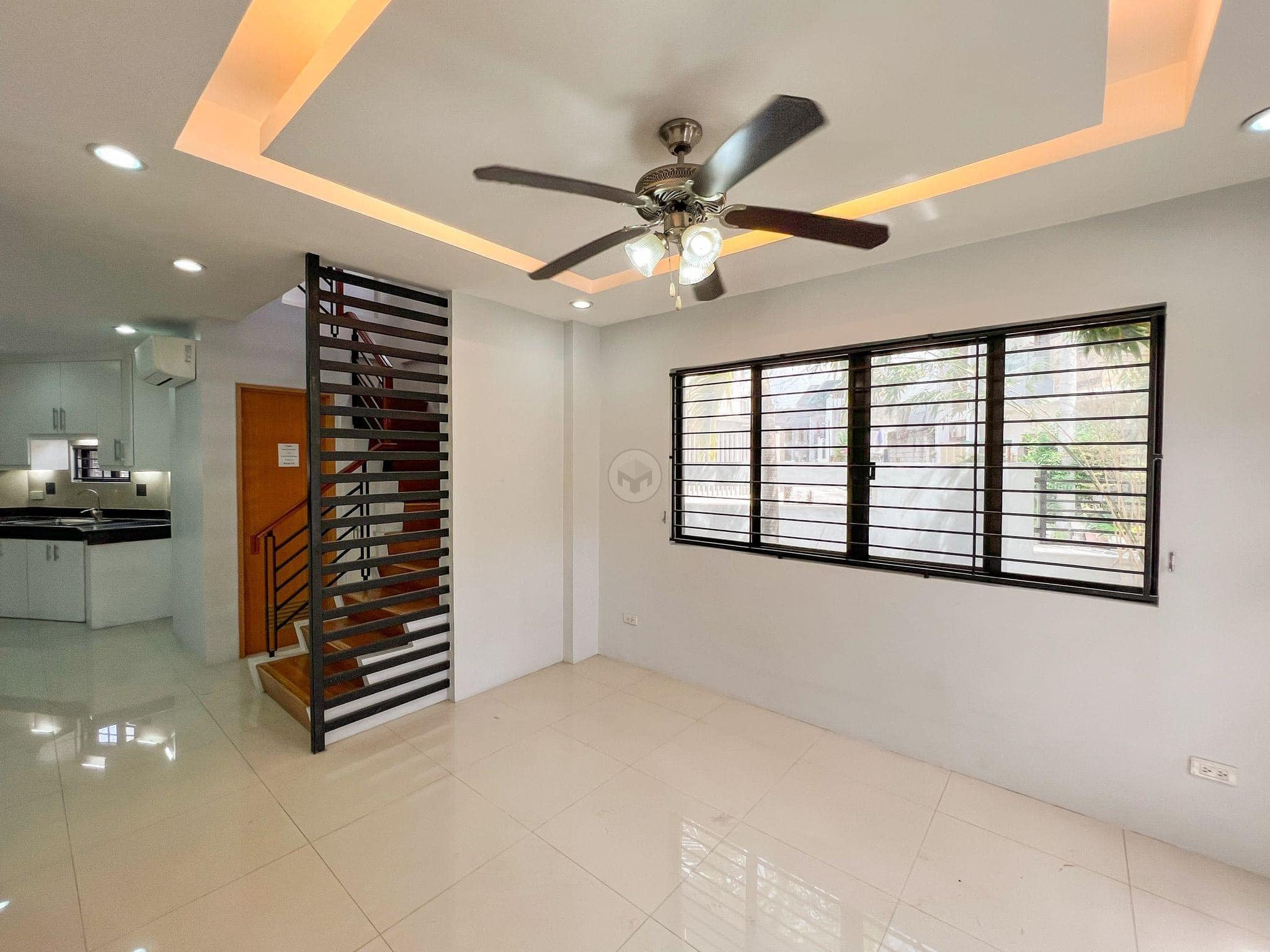 A Splendid 3 Bedroom House and Lot photo 4