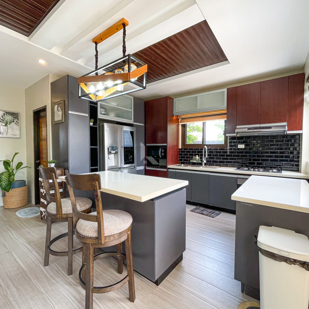 Cozy Modern Tropical House and Lot For Sale photo 4