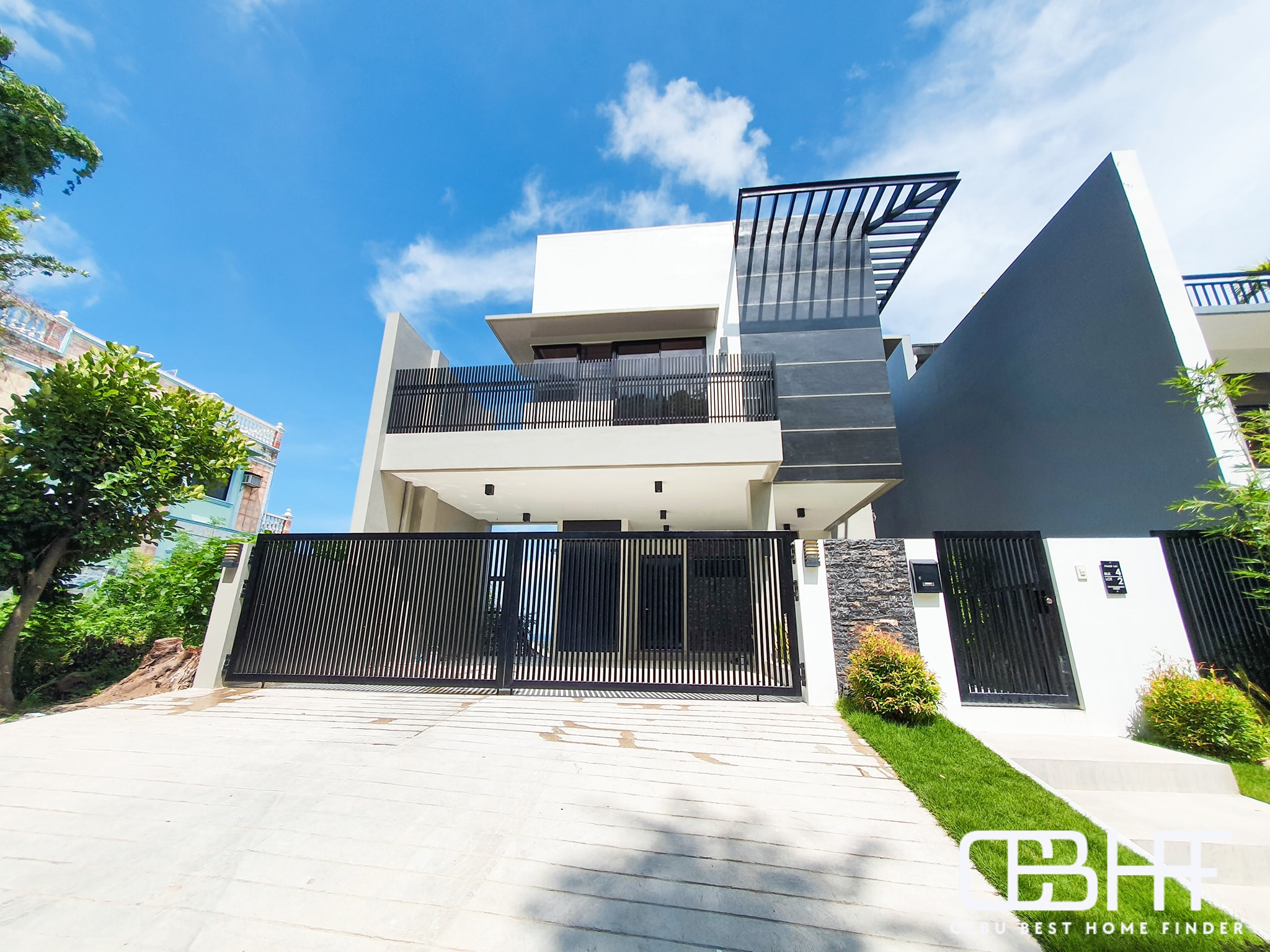 Overlooking & Semi Furnished Modern Tropical House for Sale photo 1