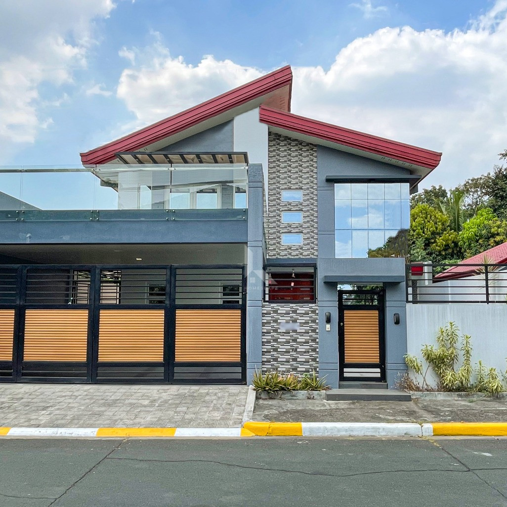 Astounding Luxury House and Lot For Sale in Doña Carmen Heights photo 1
