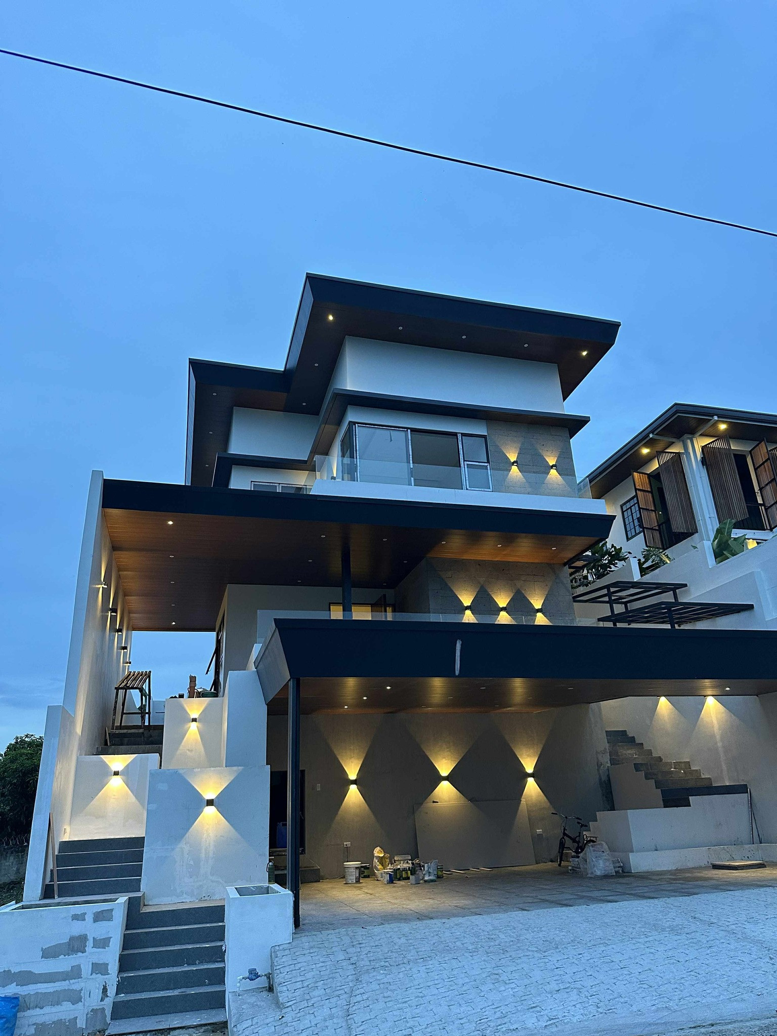 Brilliant 4-Bedroom House and Lot for Sale photo 1