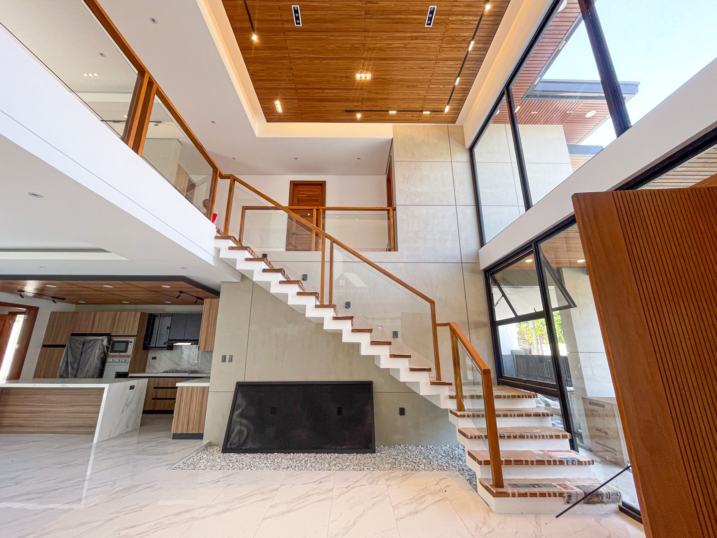 Luxurious Modern Tropical House and Lot For Sale in BF Homes, photo 3