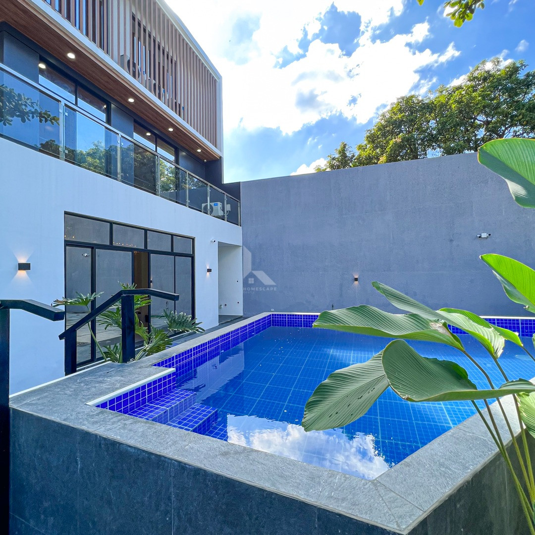 Bespoke Modern Tropical Corner House and Lot For Sale photo 3
