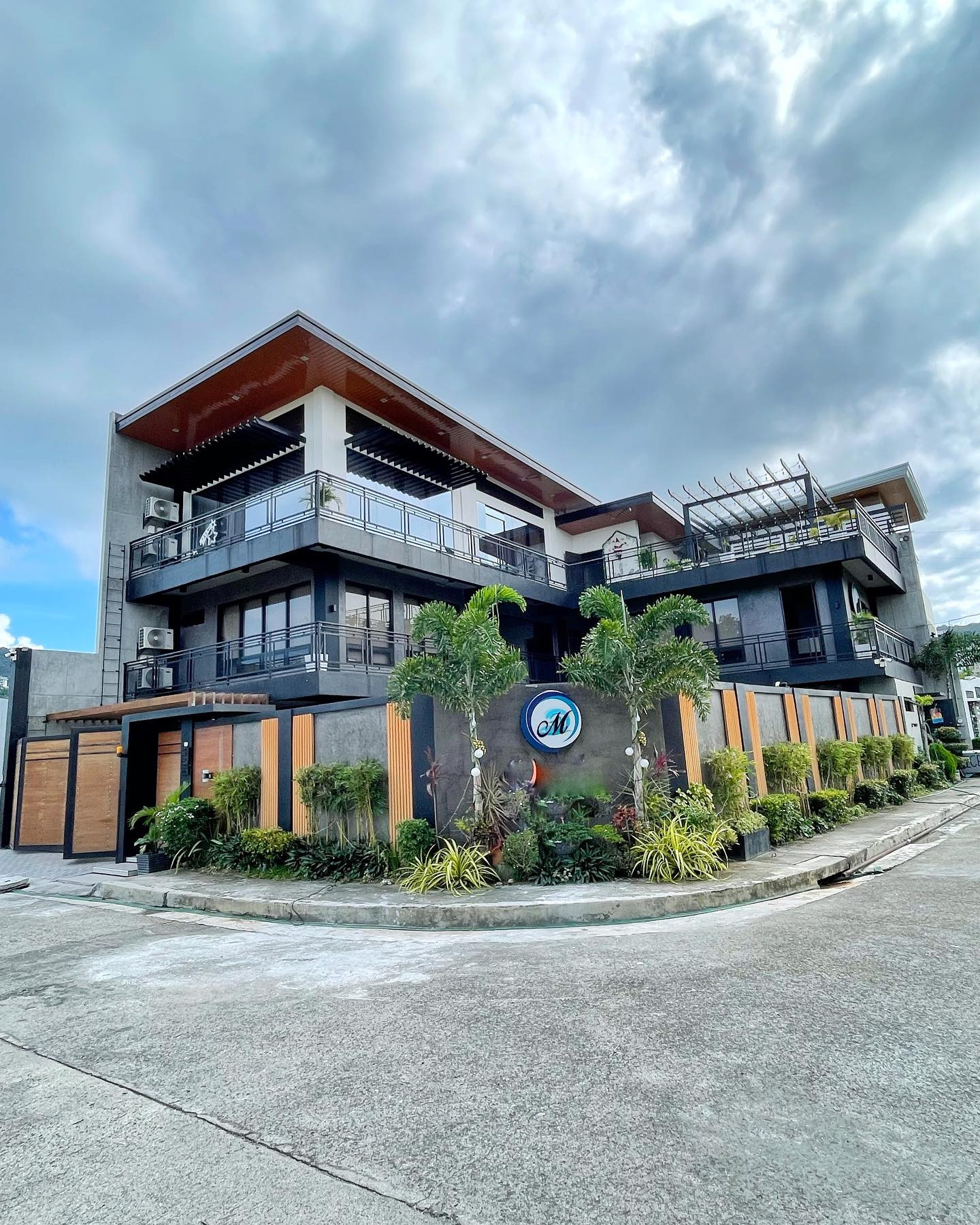 Modern Industrial Income Generating Resort Villa in Los Banos Laguna photo 1
