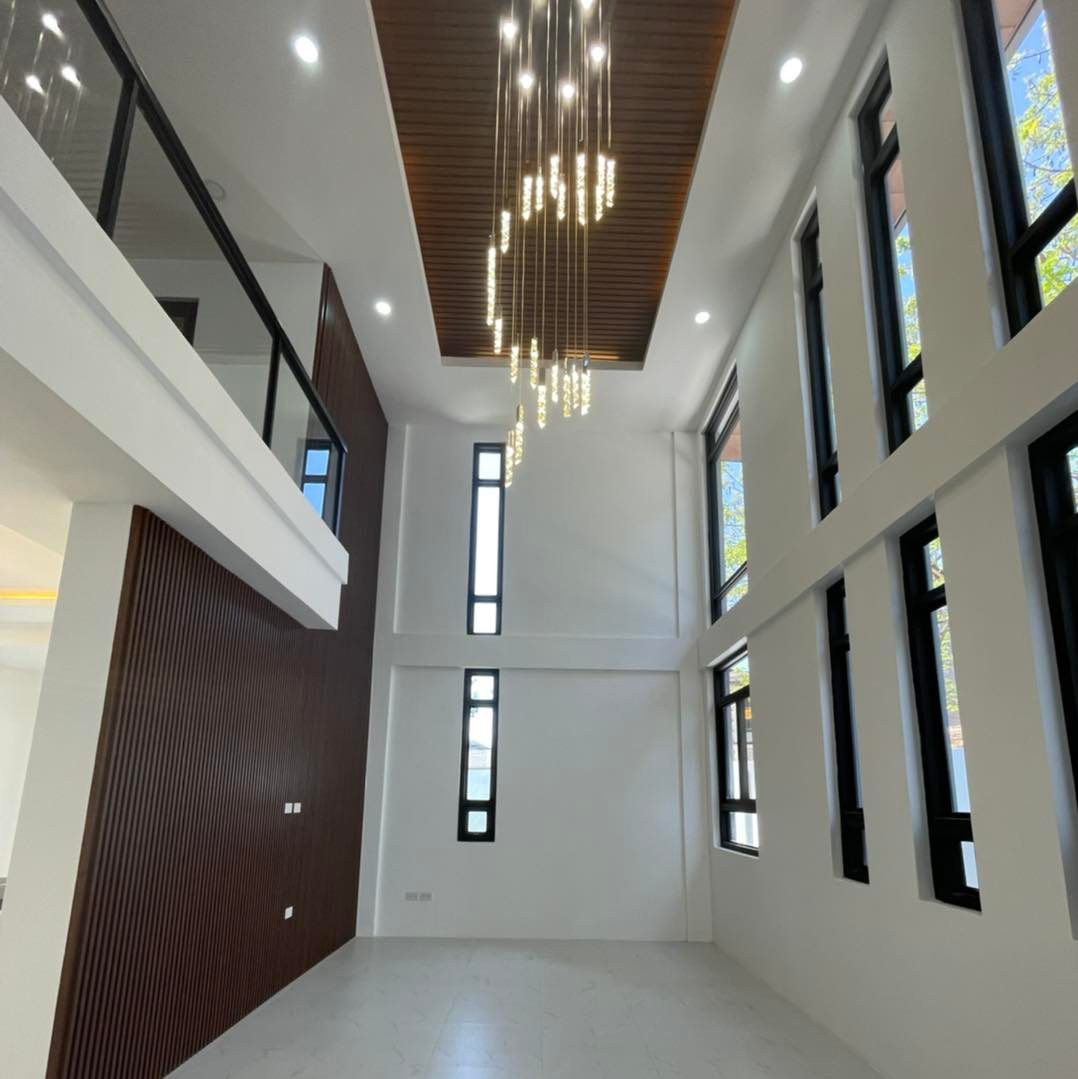 Corner Modern Tropical Home for sale in BF Resort Village, Las Piñas City photo 4