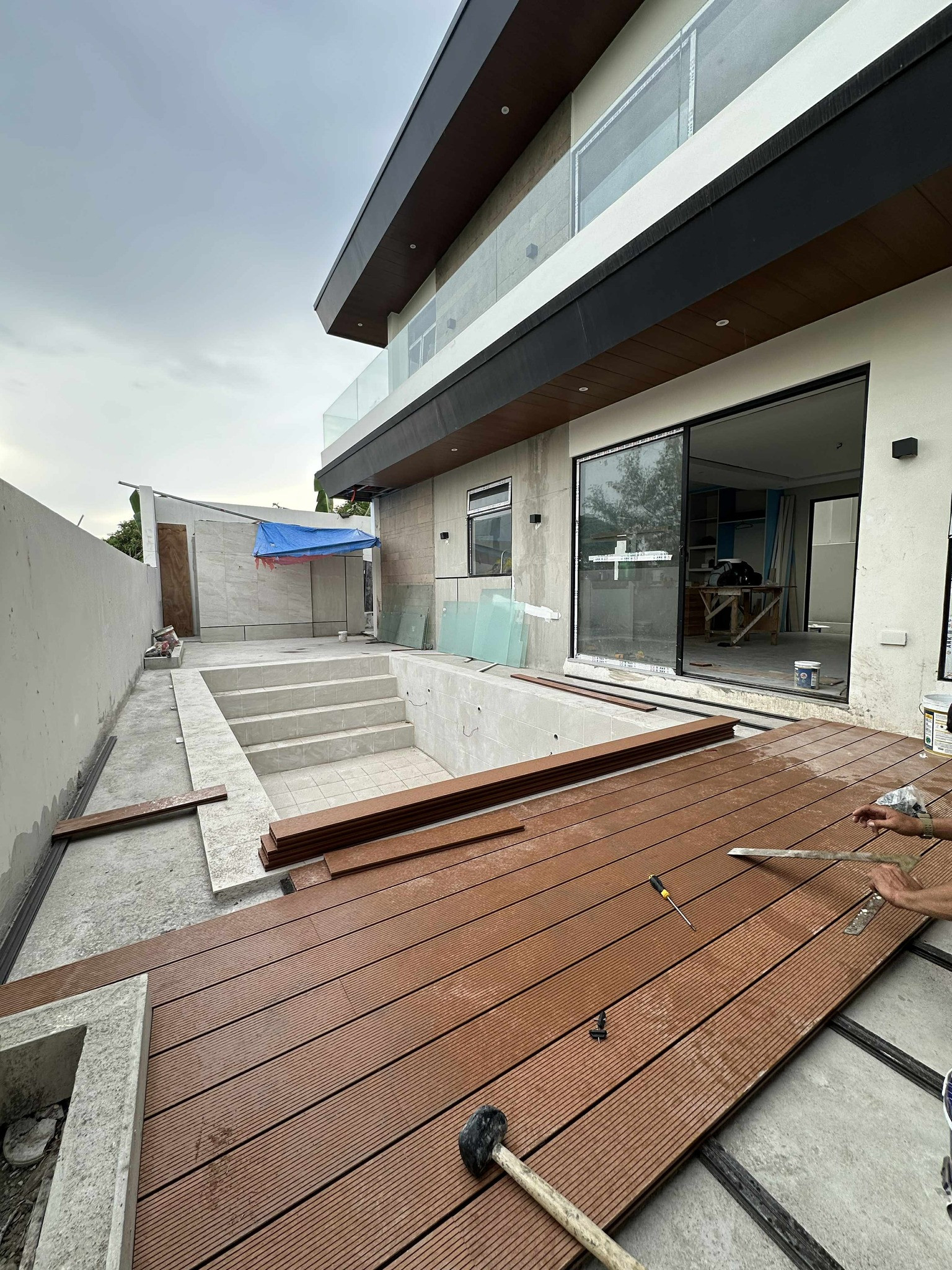 Brilliant 4-Bedroom House and Lot for Sale photo 4