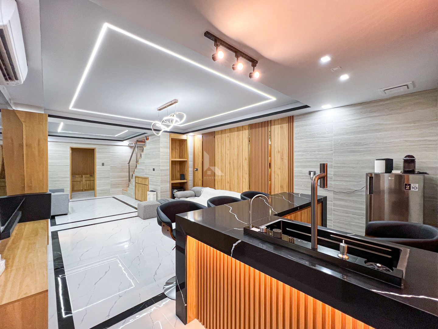 Stylish Modern Contemporary House and Lot For Sale photo 5