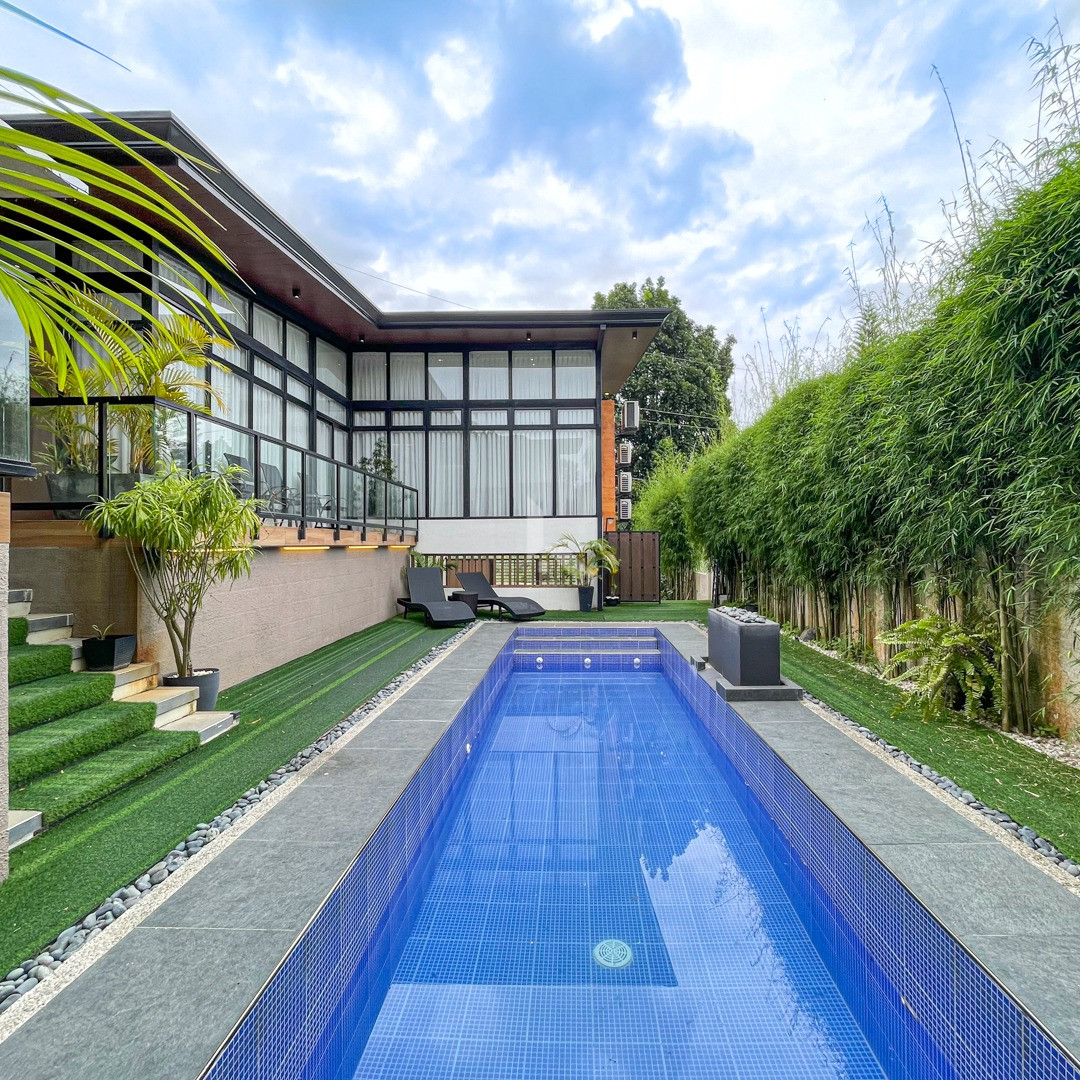 Elegant Modern Tropical Corner House and Lot For Sale photo 2
