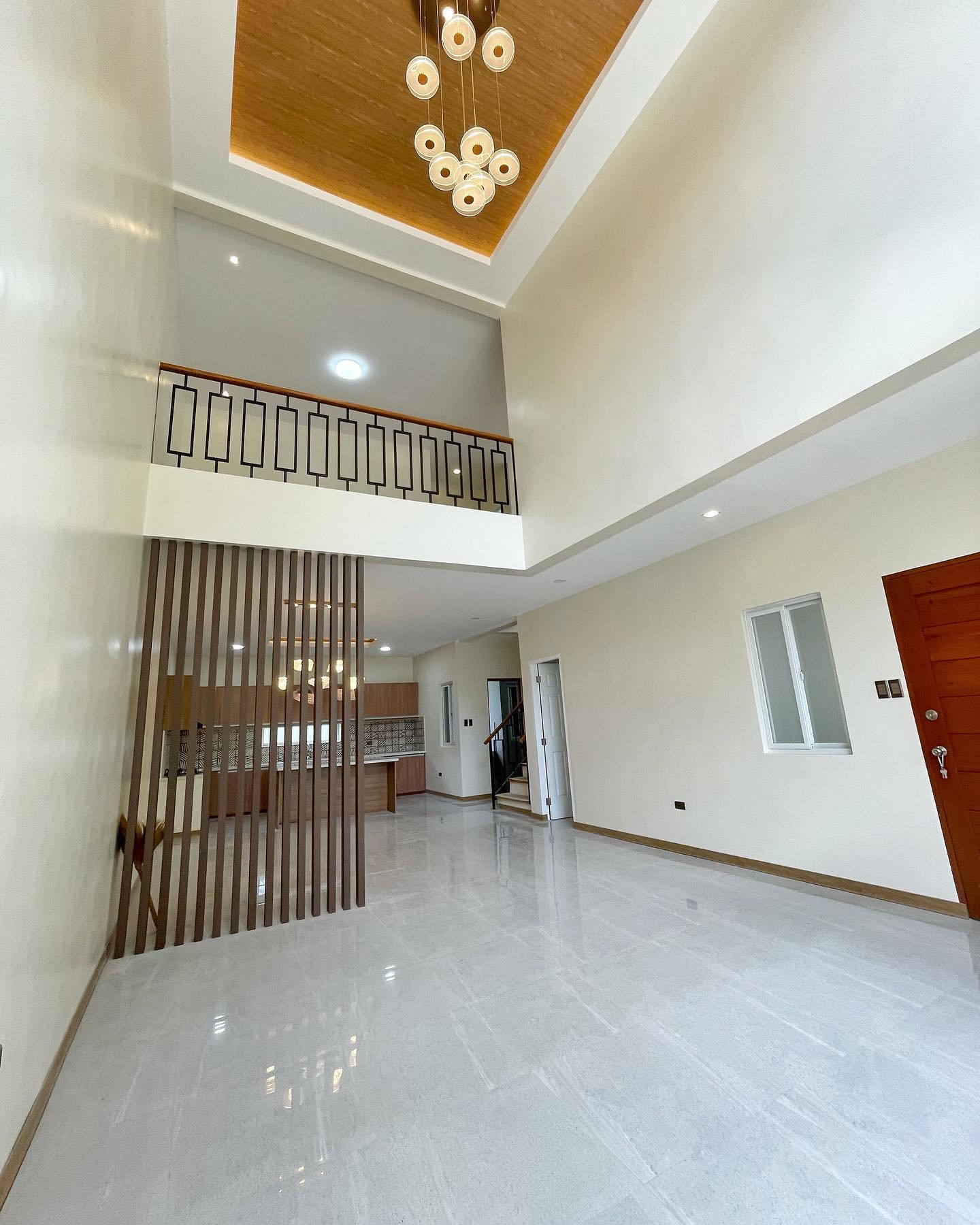 Brand New Modern House for Sale in Greenwoods Executive Village photo 2