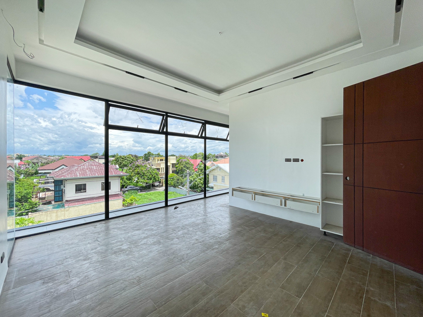 Gorgeous Modern Industrial House and Lot For Sale photo 4