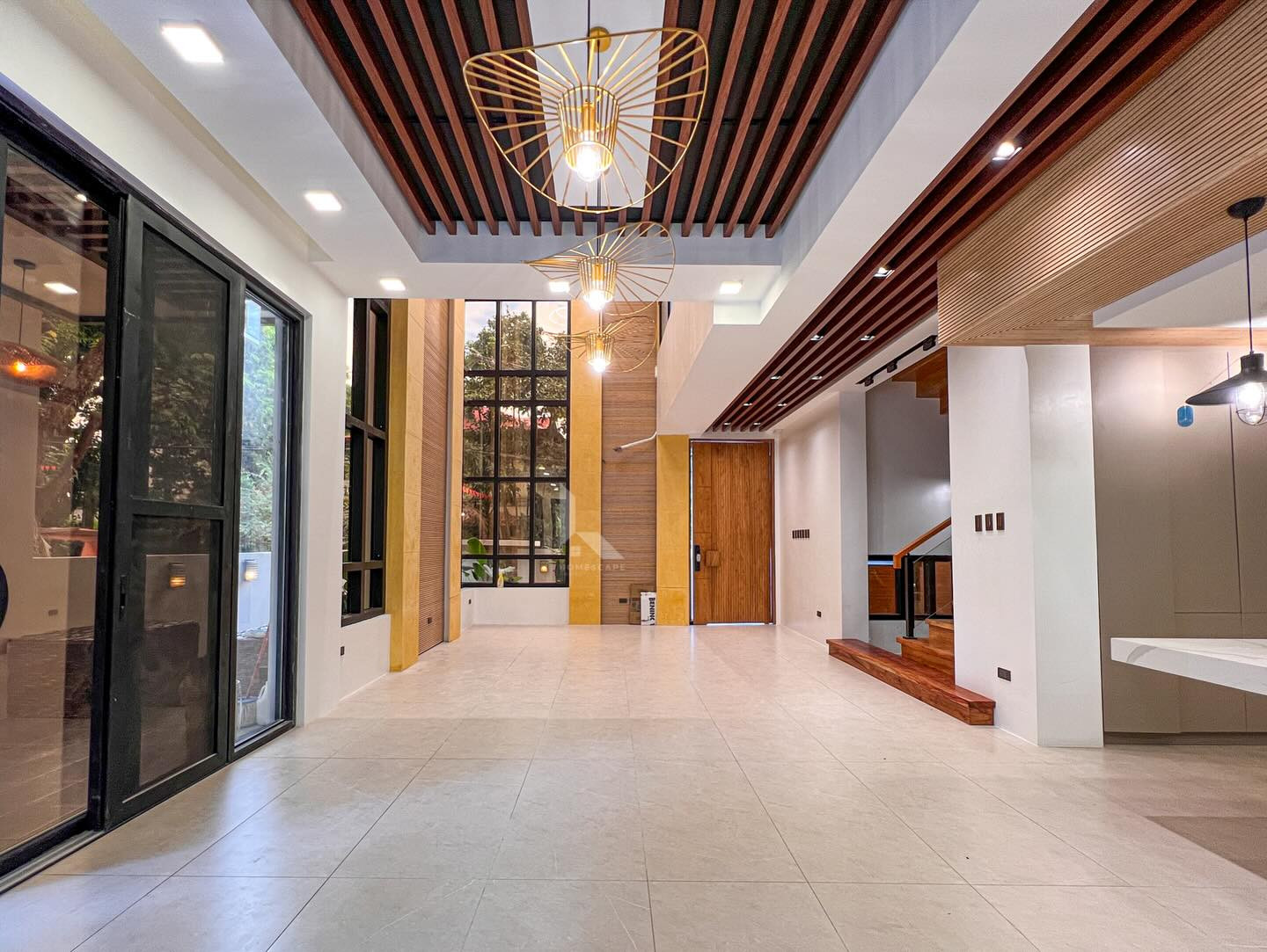Stylish Modern Tropical Home with Ultra-premium finish For Sale in Filinvest 2 photo 4