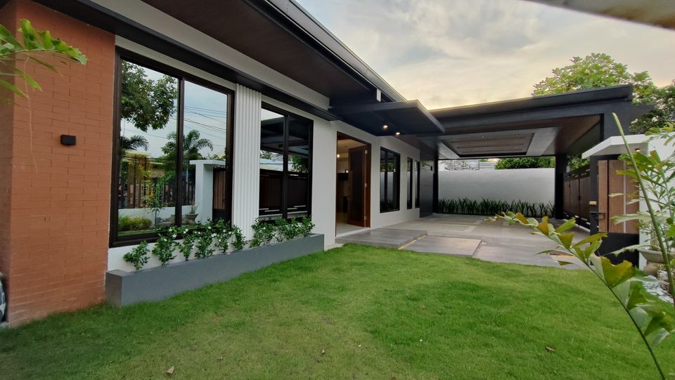 Brandnew modern Bungalow House For Sale photo 1