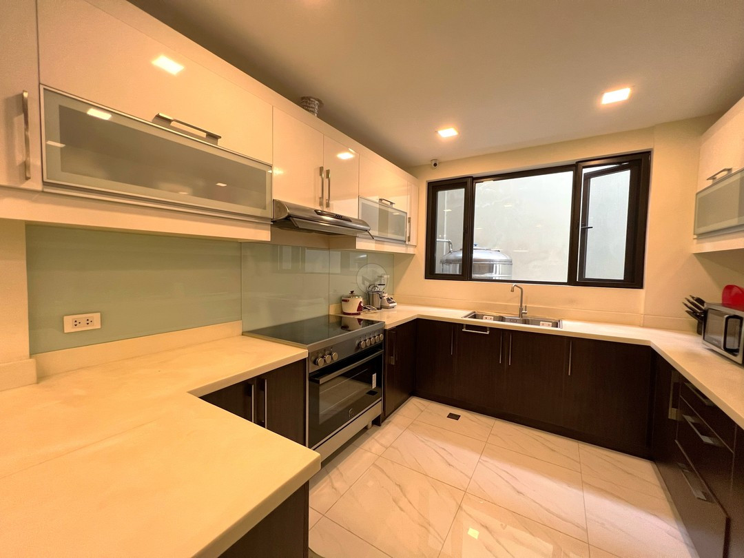 Harmonious Comfy Townhouse For Sale In New Manila photo 5