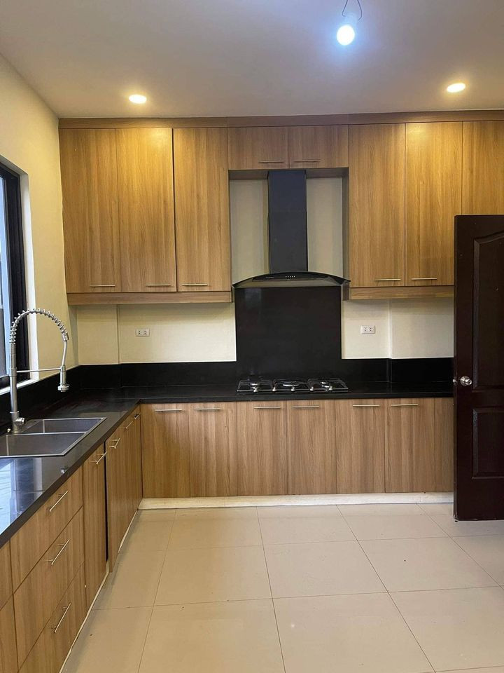 Modern Corner House and Lot For Sale in BF Homes Las Pinas photo 5