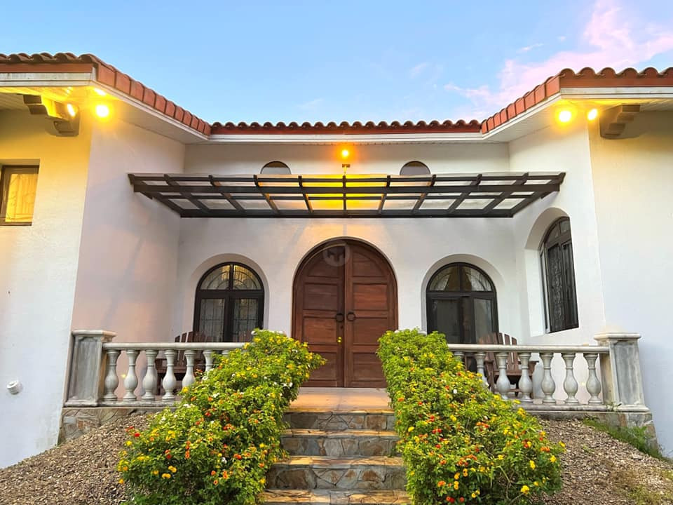 A Stately Welcoming Rest House For Sale In Cavite photo 2