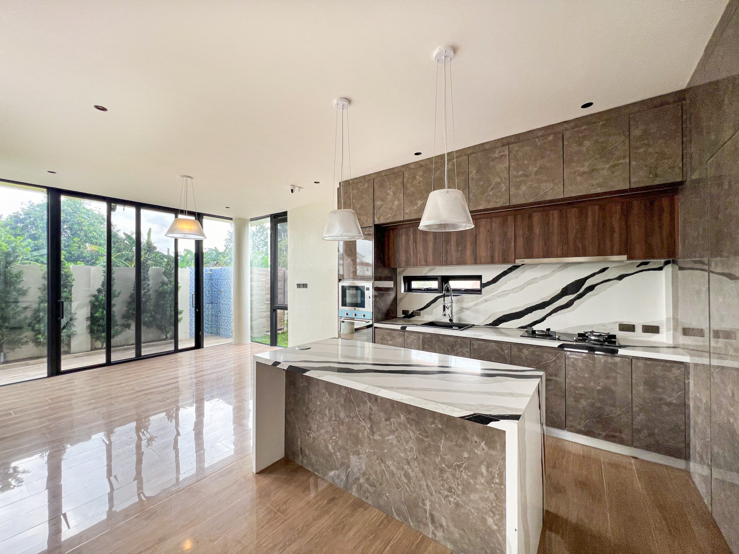 Sophisticated Modern Contemporary House and Lot For Sale photo 4