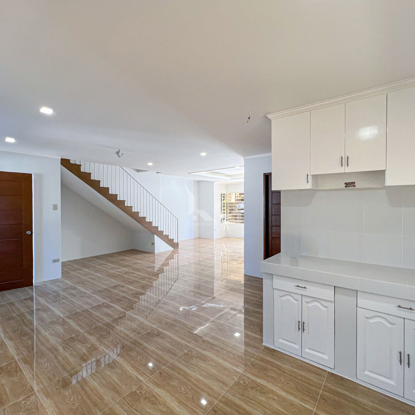 Bright and Airy 2-Storey House for Sale in Mission Hills photo 4