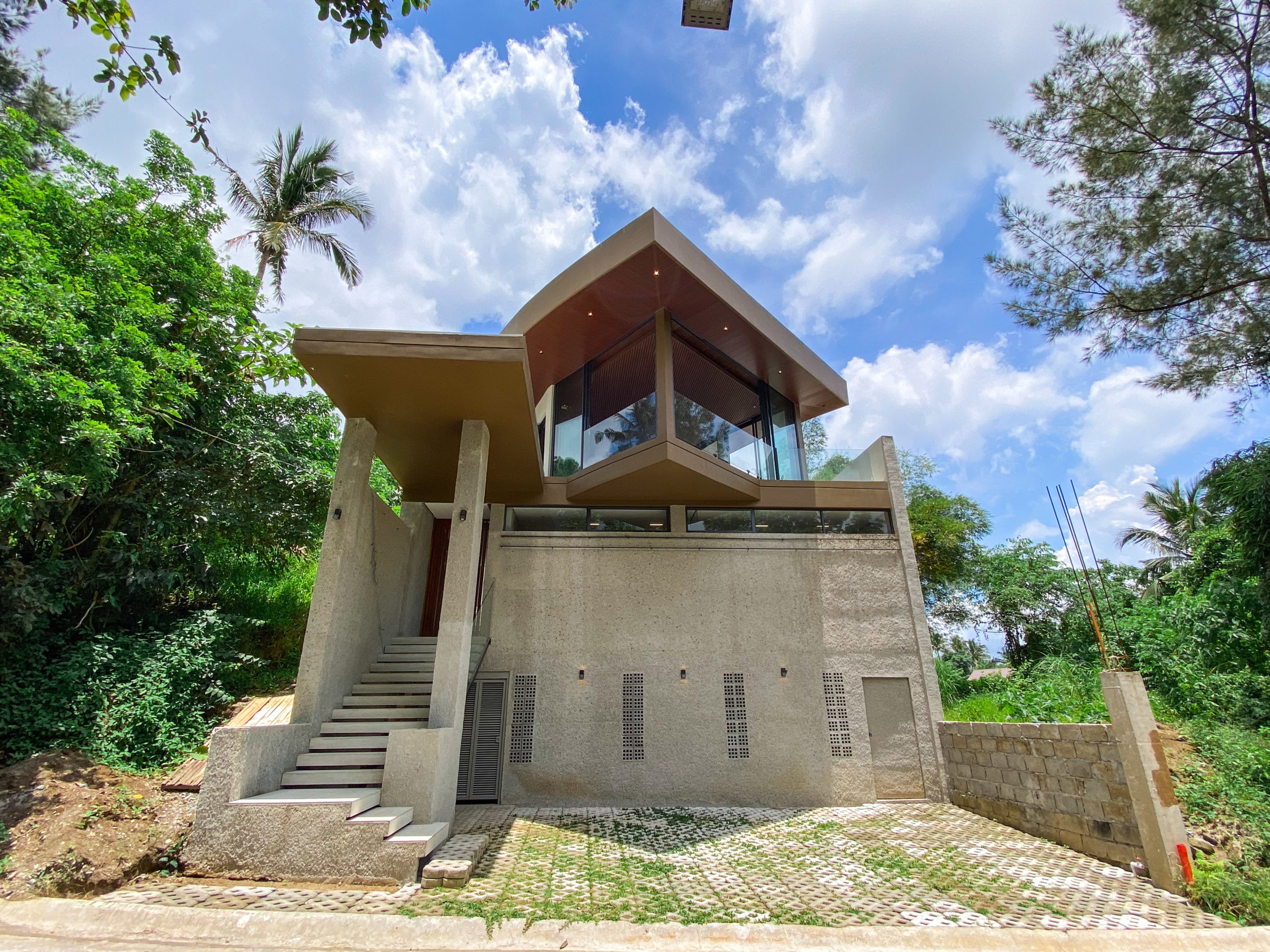 Elegant 3-Bedroom House and Lot for Sale Farmville Subdivision, Tagaytay photo 1