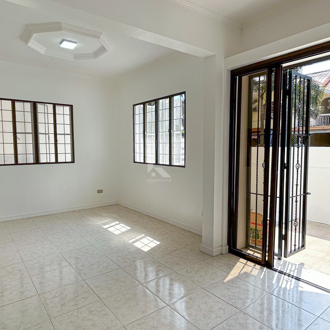 Classy Contemporary Corner House and Lot For Sale photo 4