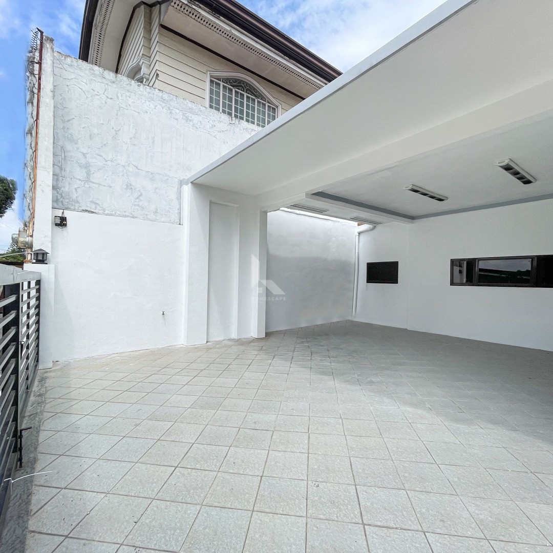 Elegant Contemporary Bungalow Home For Sale in BF Homes, Parañaque City photo 2