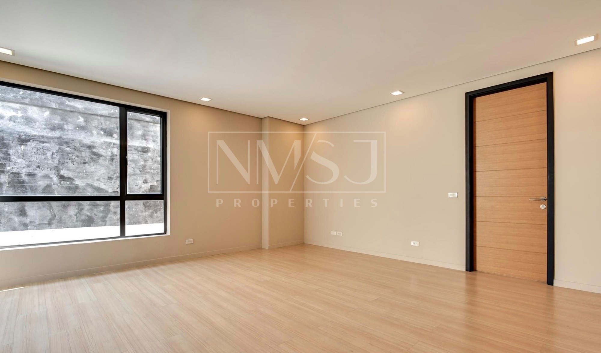 Elegant Spacious Residence photo 5
