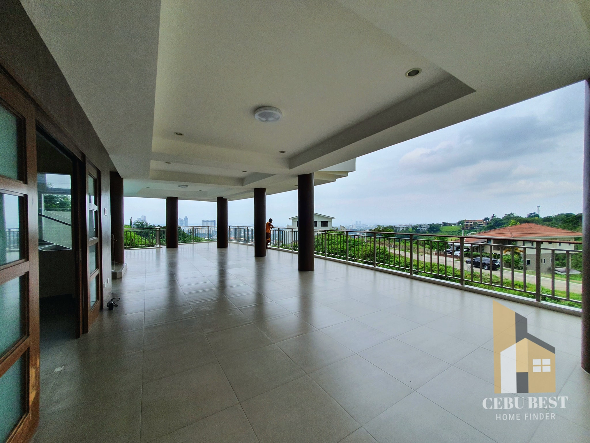 Overlooking Modern House photo 4
