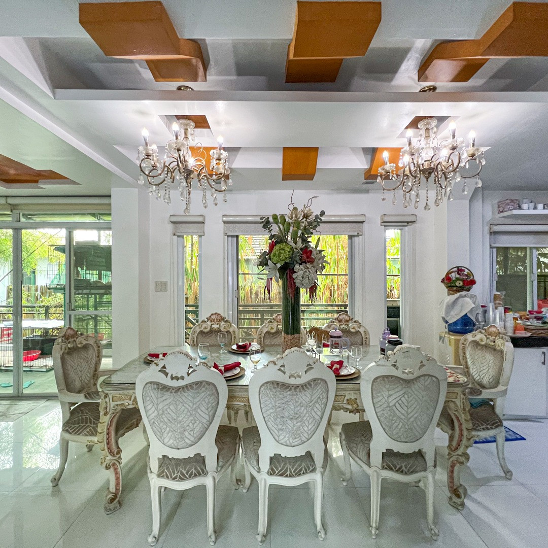 Sophisticated Modern Asian House and Lot For Sale in Tivoli Royale photo 3