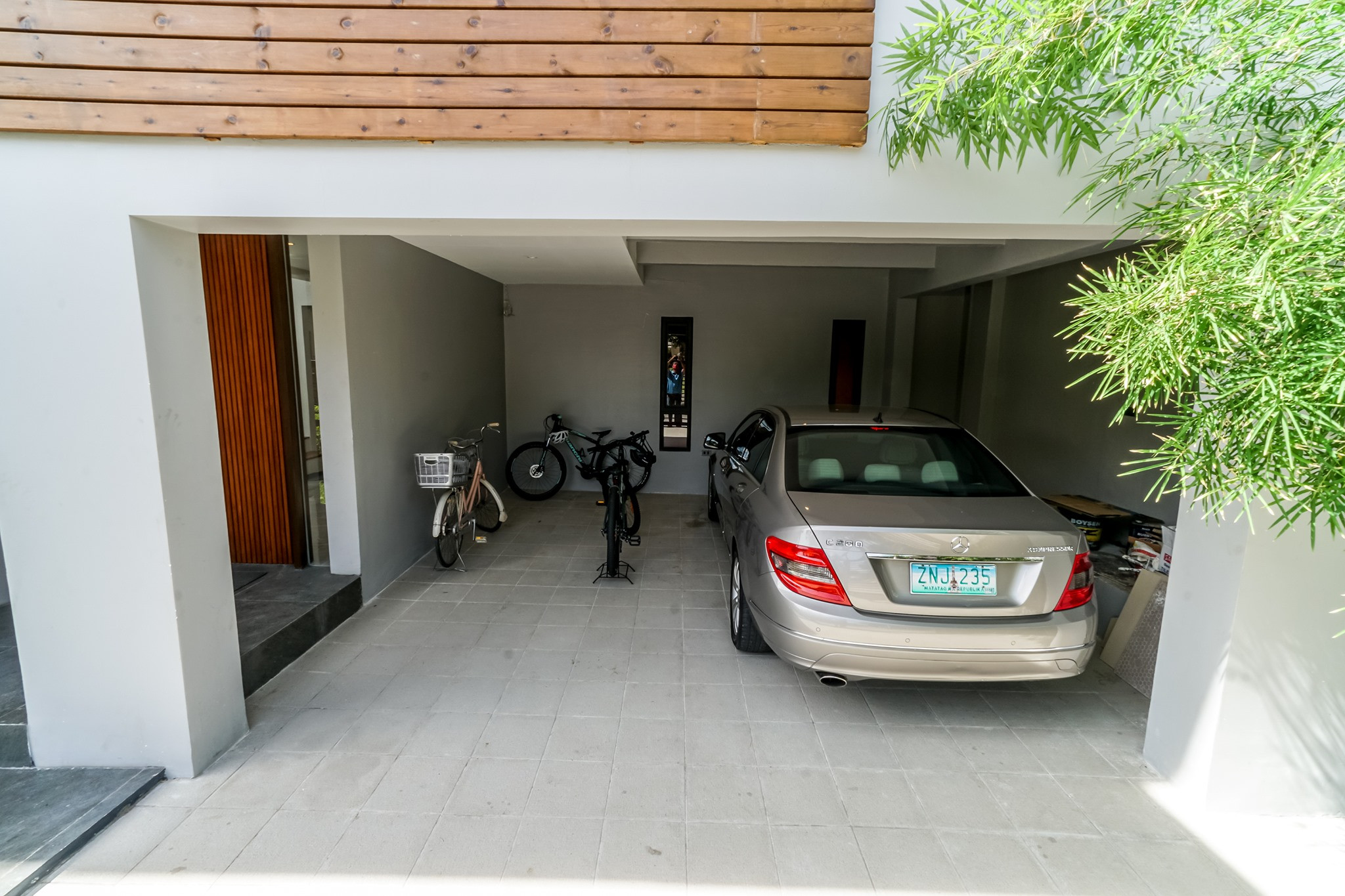 STUNNING HOUSE photo 2